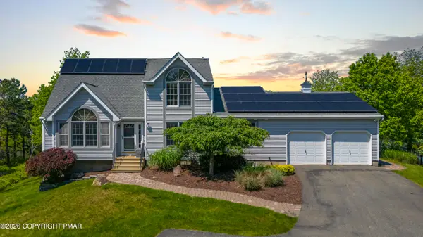 125 English Ivy Court, Long Pond, PA 18334