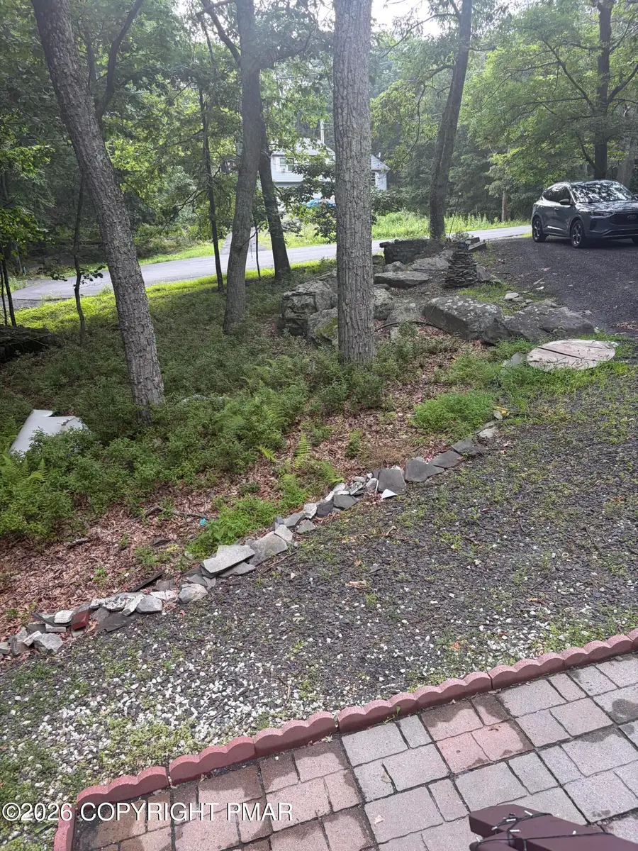 2133 Mallard Court, Bushkill, PA 18324 - #3