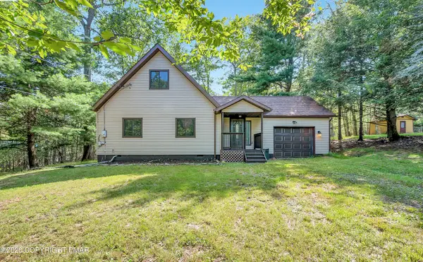 26 Fir Lane, Gouldsboro, PA 18424