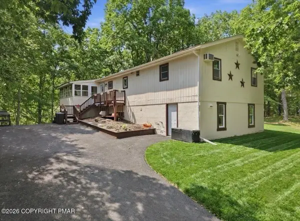 198 Edinburgh Road, Bushkill, PA 18324