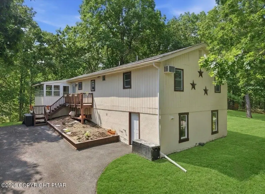 198 Edinburgh Road, Bushkill, PA 18324 - #3