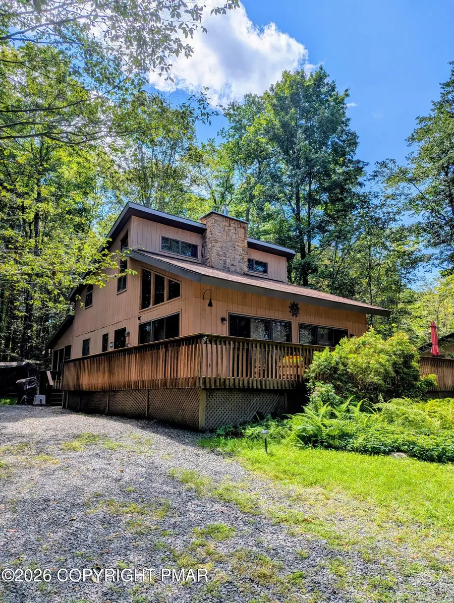 82 East Creek View Drive, Clifton, PA 18424 - #3