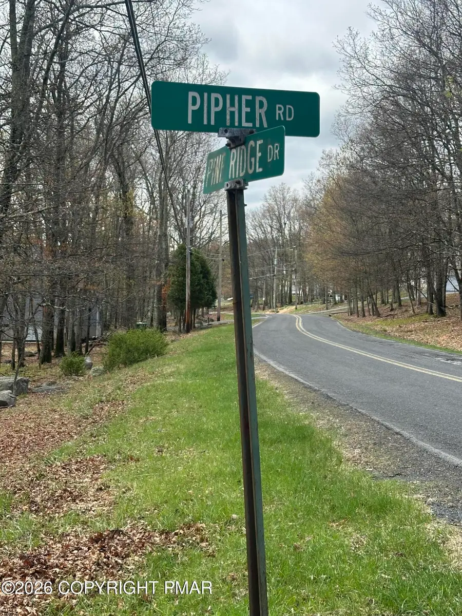 28 Pine Ridge Drive E, Bushkill, PA 18324 - #3