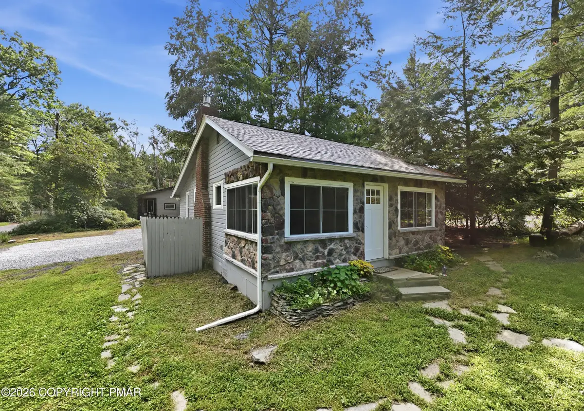 126 W West View Circle, East Stroudsburg, PA 18302 - #1