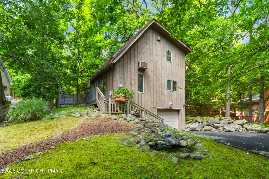 424 Saunders Drive, Bushkill, PA 18324 - #2