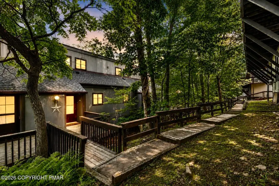 138 Cross Country Lane, Tannersville, PA 18372 - #2