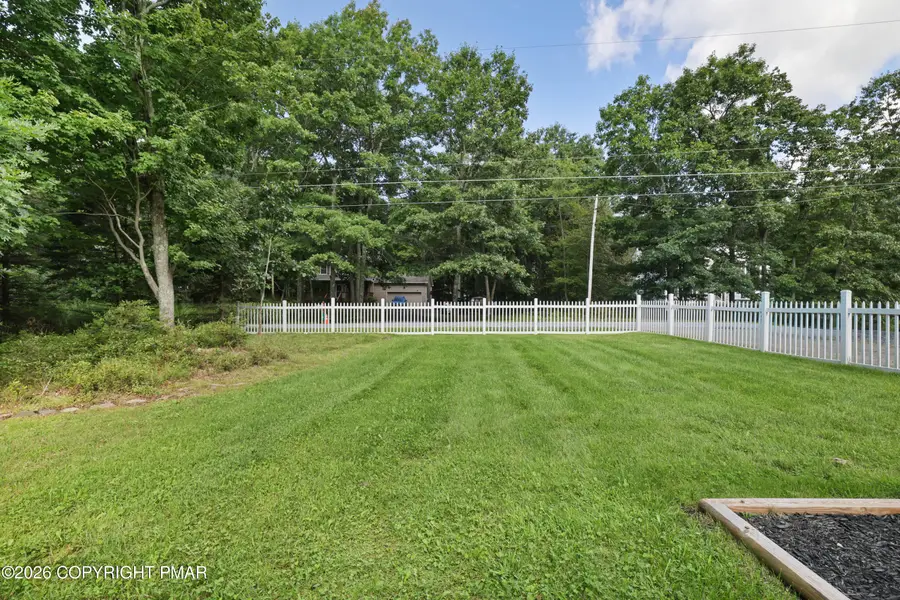7 Flagstone Lane, East Stroudsburg, PA 18302 - #3