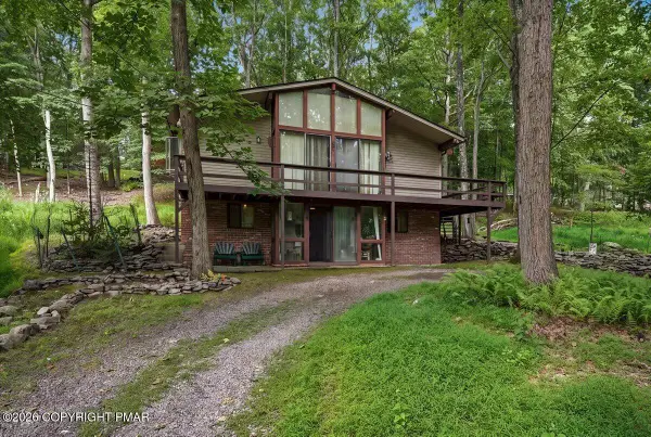 2130 Fawn Lane, Bushkill, PA 18324