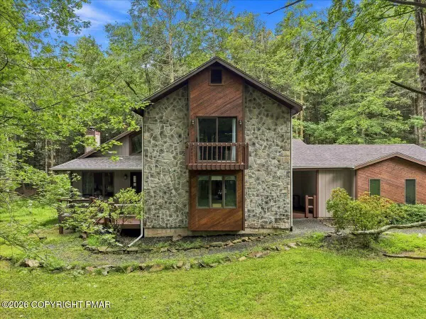 184 Sir Bradford Road, Blakeslee, PA 18610