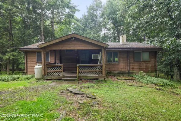 135 Sportsmen Drive, Cresco, PA 18326