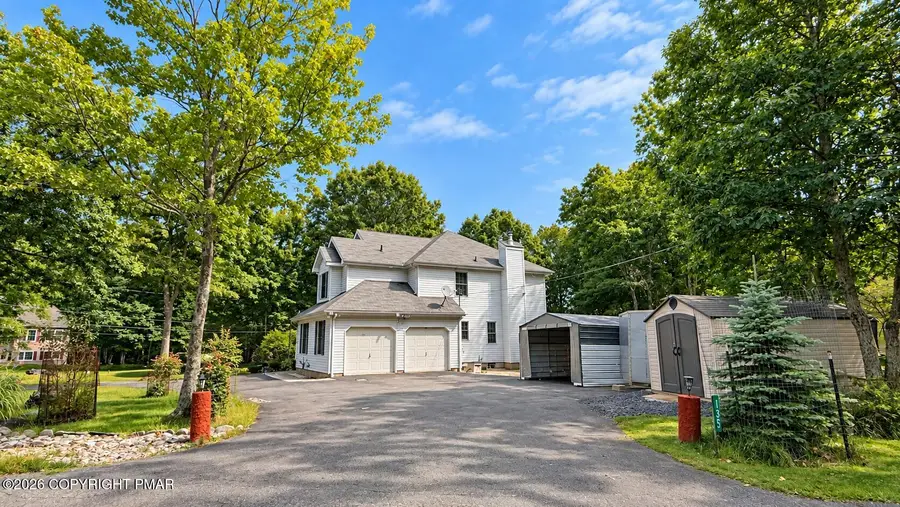 135 Mountain Top Circle, Bushkill, PA 18324 - #2