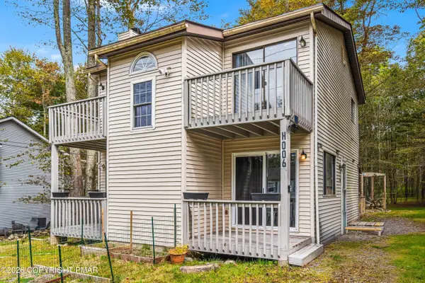 1053 Country Place Drive, Tobyhanna, PA 18466