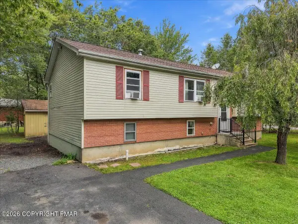 3326 Woodland Drive, Tobyhanna, PA 18466
