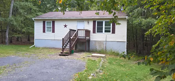 521 Starling Court, Bushkill, PA 18324