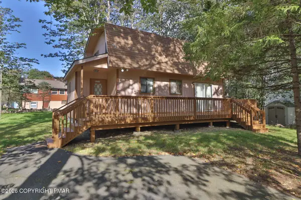 774 Country Place Drive, Tobyhanna, PA 18466