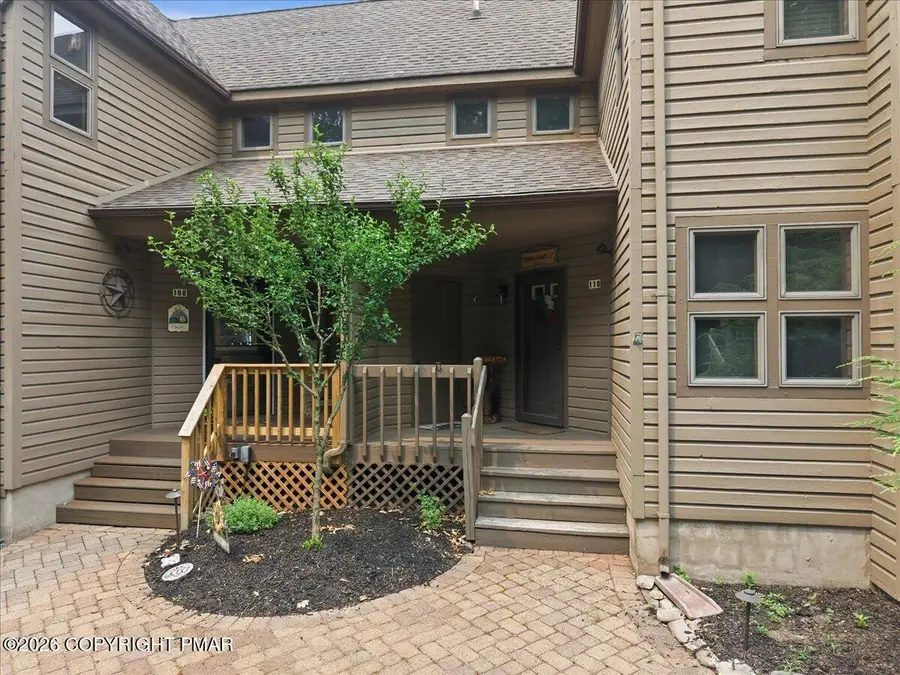 110 Woodmont Circle, Greentown, PA 18426 - #2