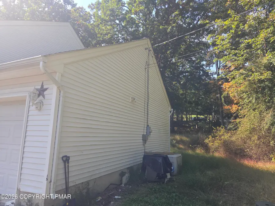 179 Kensington Drive, Bushkill, PA 18324 - #2