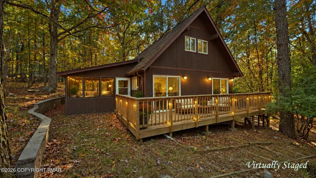1095 Deer Run E, Bushkill, PA 18324 - #1