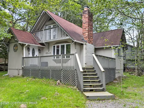 968 Country Place Drive, Tobyhanna, PA 18466