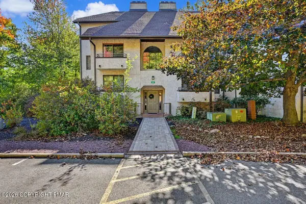 59 Midlake Drive, Lake Harmony, PA 18624