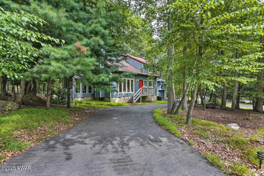 348 Fernwood Drive, East Stroudsburg, PA 18301 - Image #2