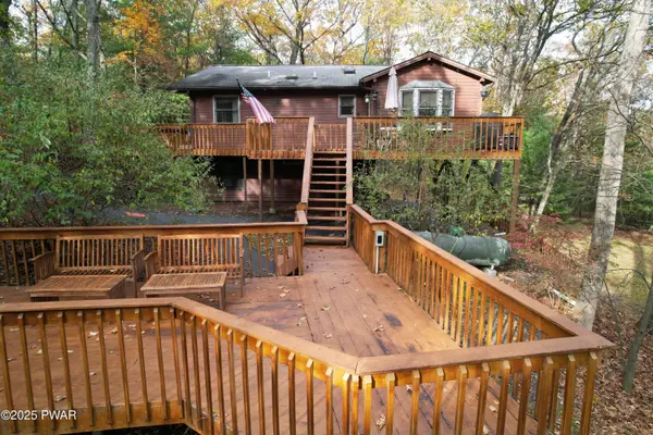 164 Oak Ridge Drive, Dingmans Ferry, PA 18328