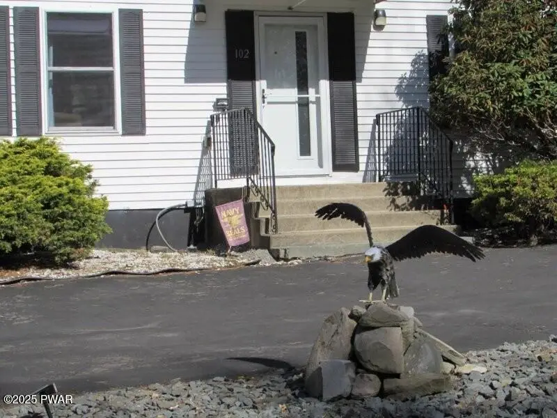 102 Yvonne Court, Dingmans Ferry, PA 18328 - Image #3