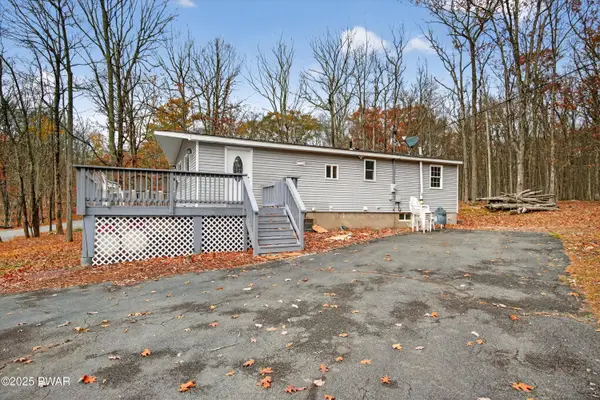 123 Andiron Way, Lackawaxen, PA 18435