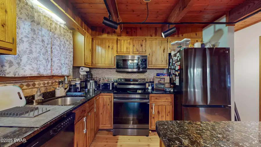 129 Stafford Drive, Bushkill, PA 18324 - Image #2