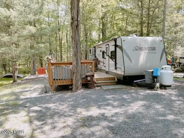 121 Birchy Brook Drive, Milford, PA 18337