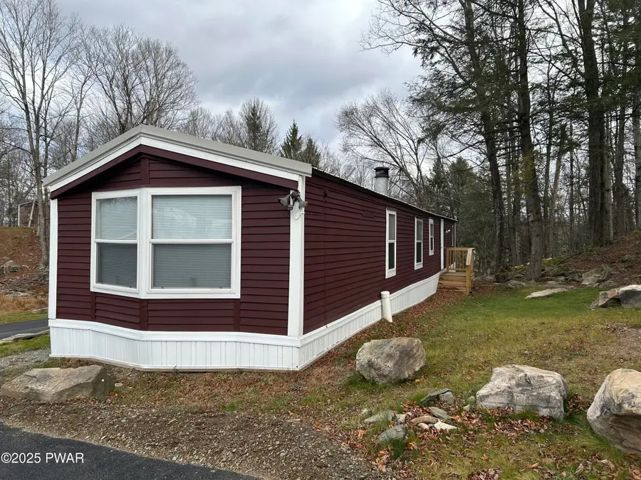 104 York Drive, Greentown, PA 18426 - Image #2