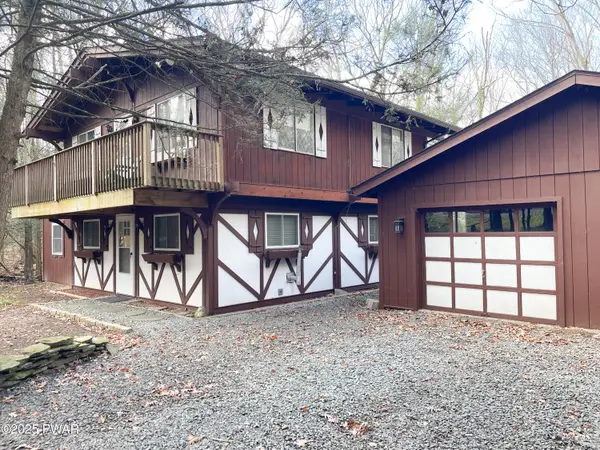 126 Eisenhower Drive, Lords Valley, PA 18428