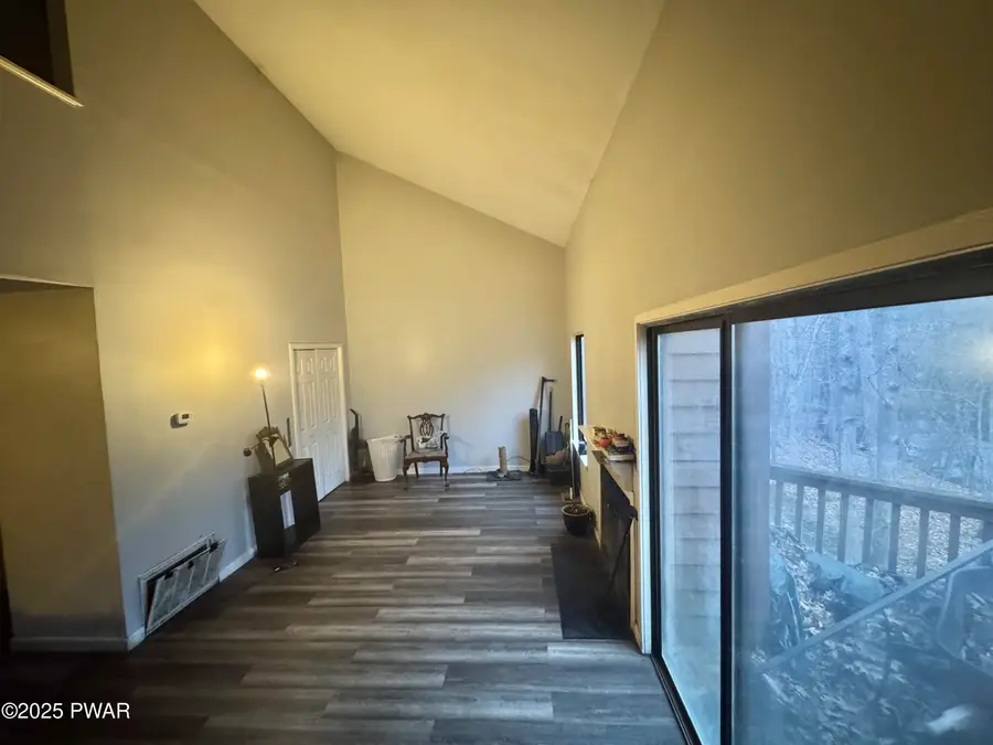 128 Meadow View Court, Bushkill, PA 18324 - Image #2