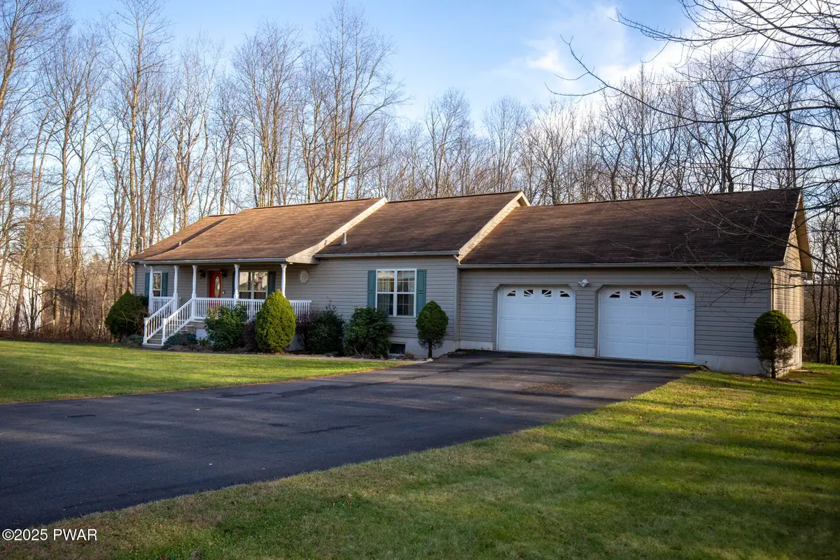 121 Meadowbrook Drive, Moscow, PA 18444 - Image #1