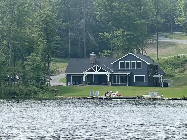 28 Old Woods Rd Road, Equinunk, PA 18417