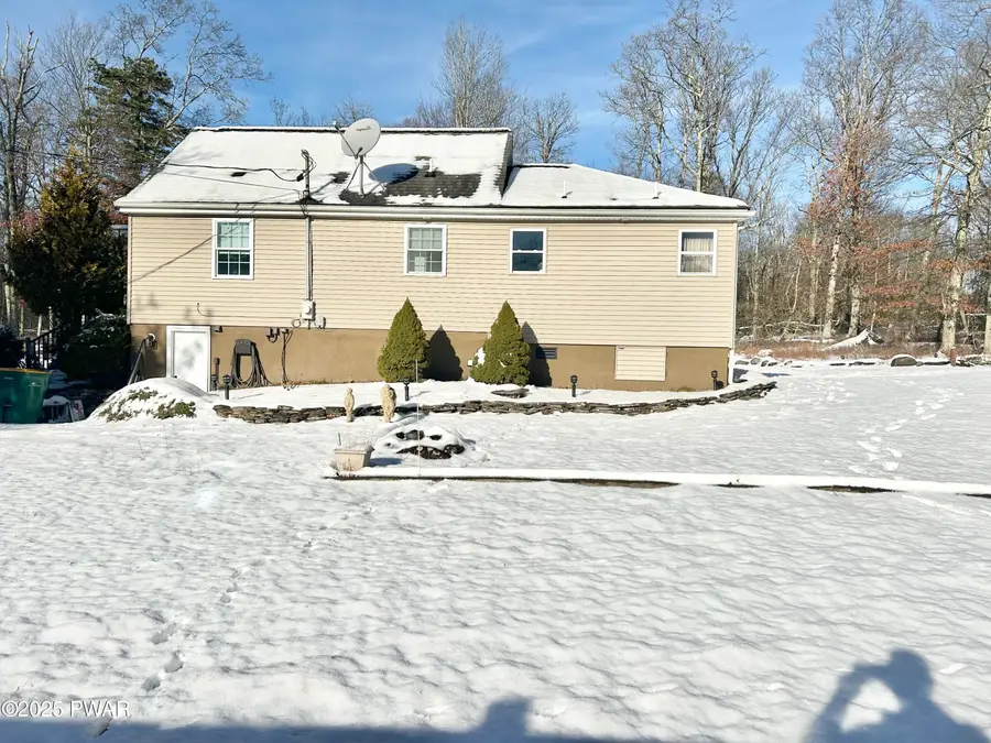 232 East Court, Cresco, PA 18326 - Image #2