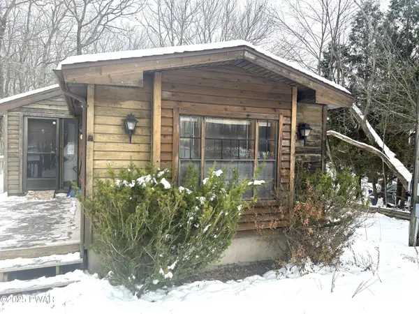 236 Well Road, Greeley, PA 18425