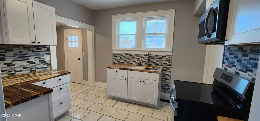 101 Oak Avenue, Matamoras, PA 18336 - Image #2