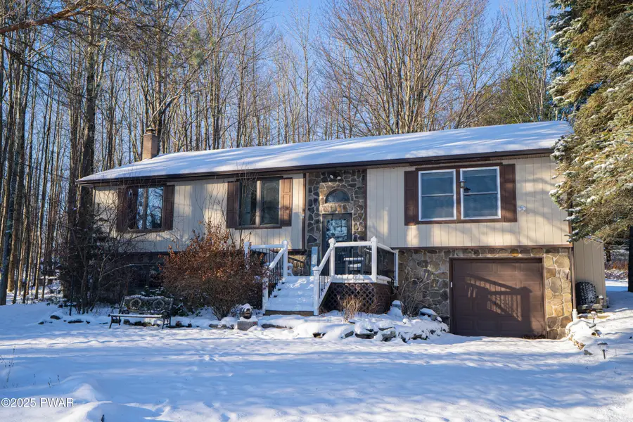 28 Woodcrest Ln, Lake Ariel, PA 18436 - Image #2
