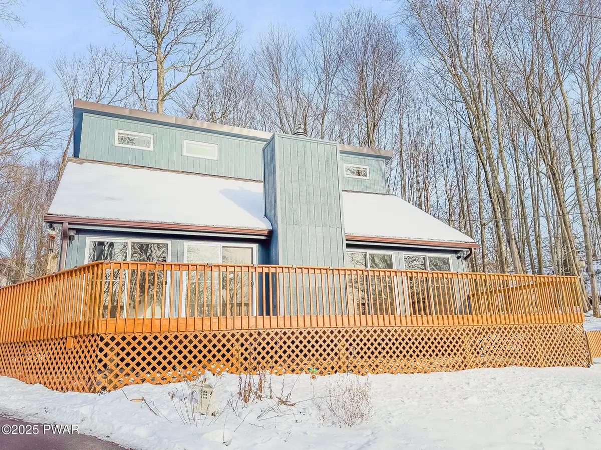 543 Lakeview Dr. E, Lake Ariel, PA 18436 - Image #1