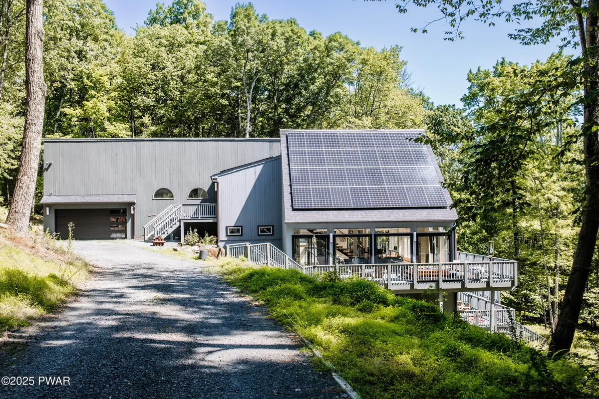 125 Achill Lane, Dingmans Ferry, PA 18328 - Image #1