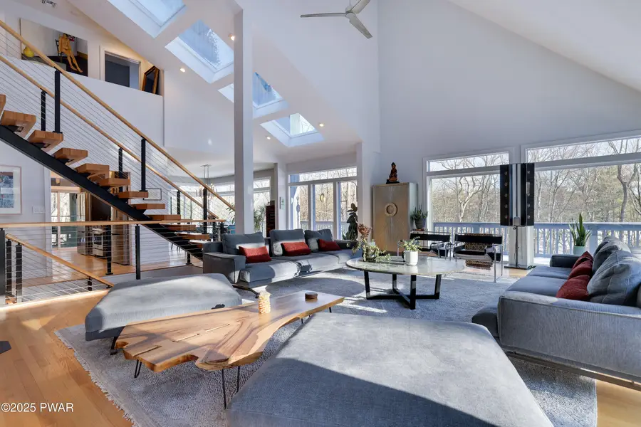 125 Achill Lane, Dingmans Ferry, PA 18328 - Image #2