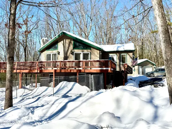 105 Westwood Lane, Hawley, PA 18428