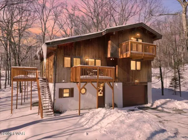 404 Canoe Brook Drive, Lords Valley, PA 18428