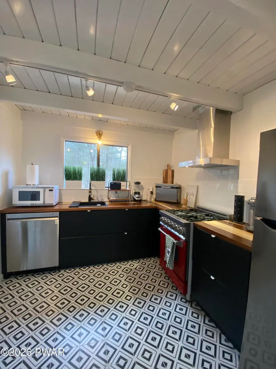 129 Highland Lane, Lords Valley, PA 18428 - #2