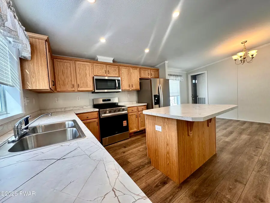 106 Middle Road, Greentown, PA 18426 - #2