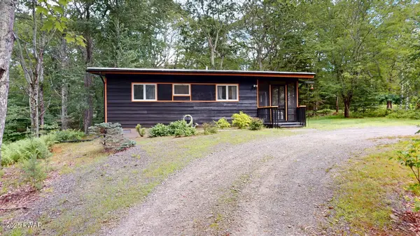 119 Pommel Drive, Hawley, PA 18428