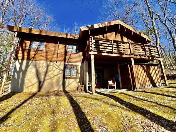 130 Canterbrook Drive #130, Hawley, PA 18428