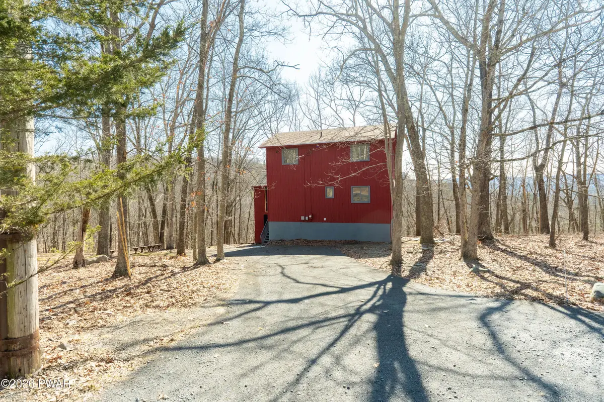 5231 Woodbridge Drive E, Bushkill, PA 18324 - #1