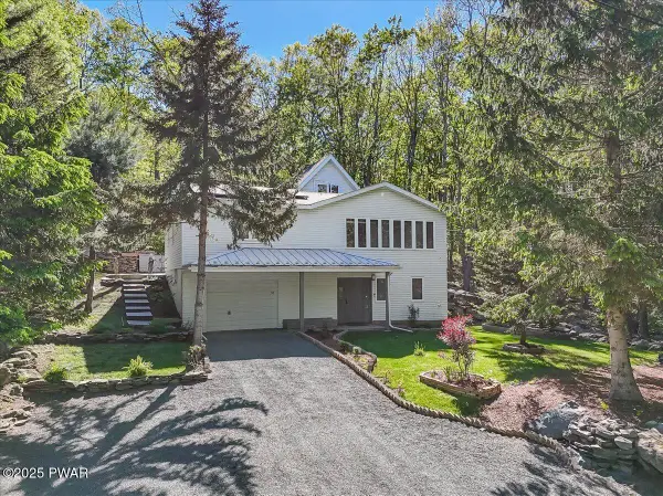 139 Bluestone Drive, Lords Valley, PA 18428